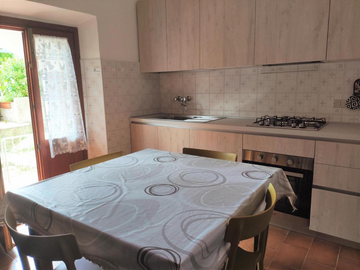 Appartamento Il Girasole Pomonte Bagian luar foto